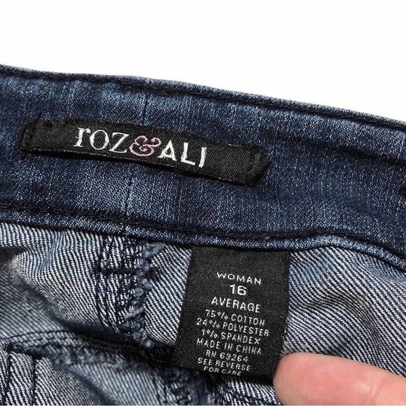 Roz & Ali Zipper Detailed Jeans - Picture 7 of 10